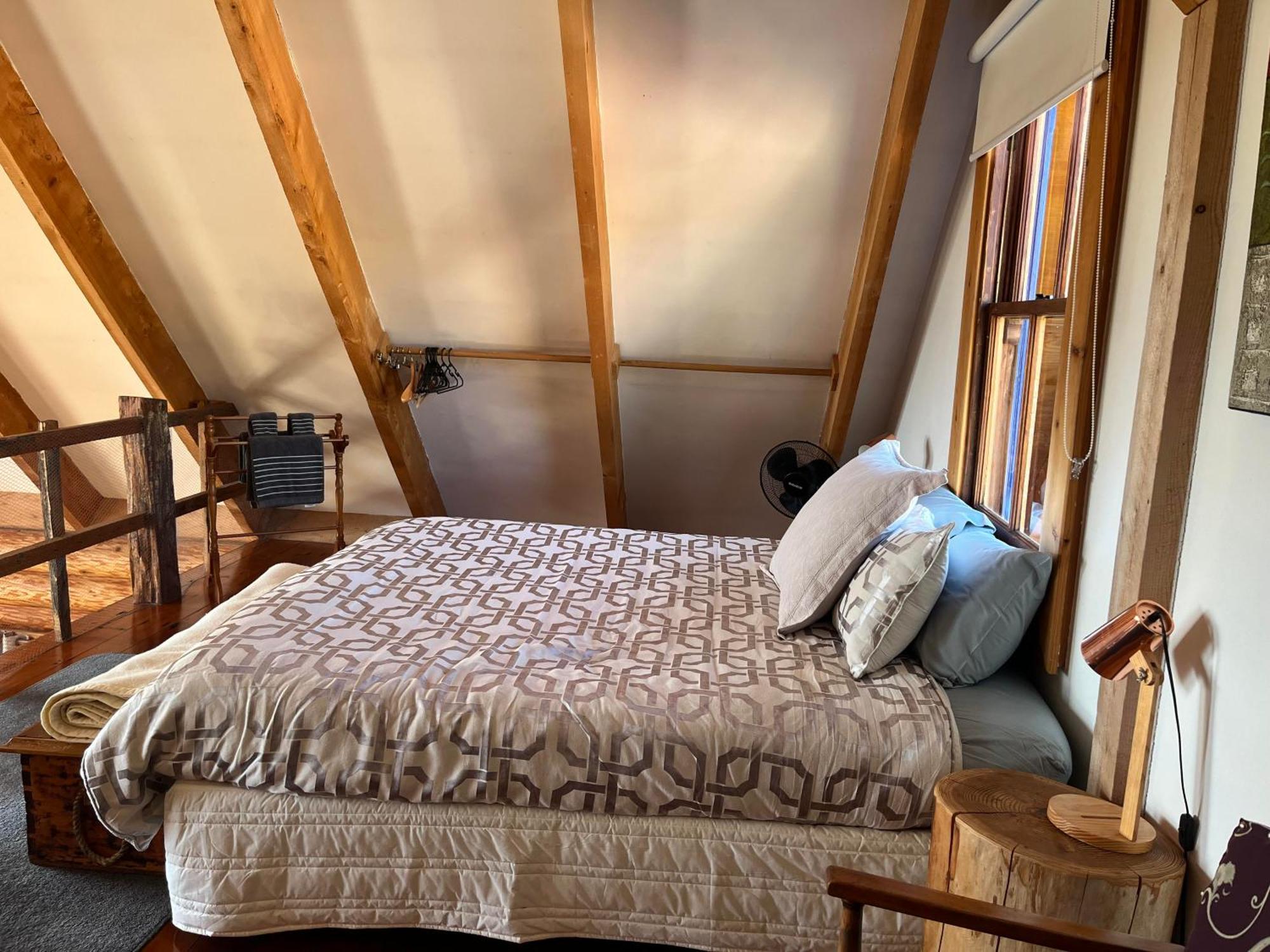 Tree Hut Cottage マスタートン エクステリア 写真